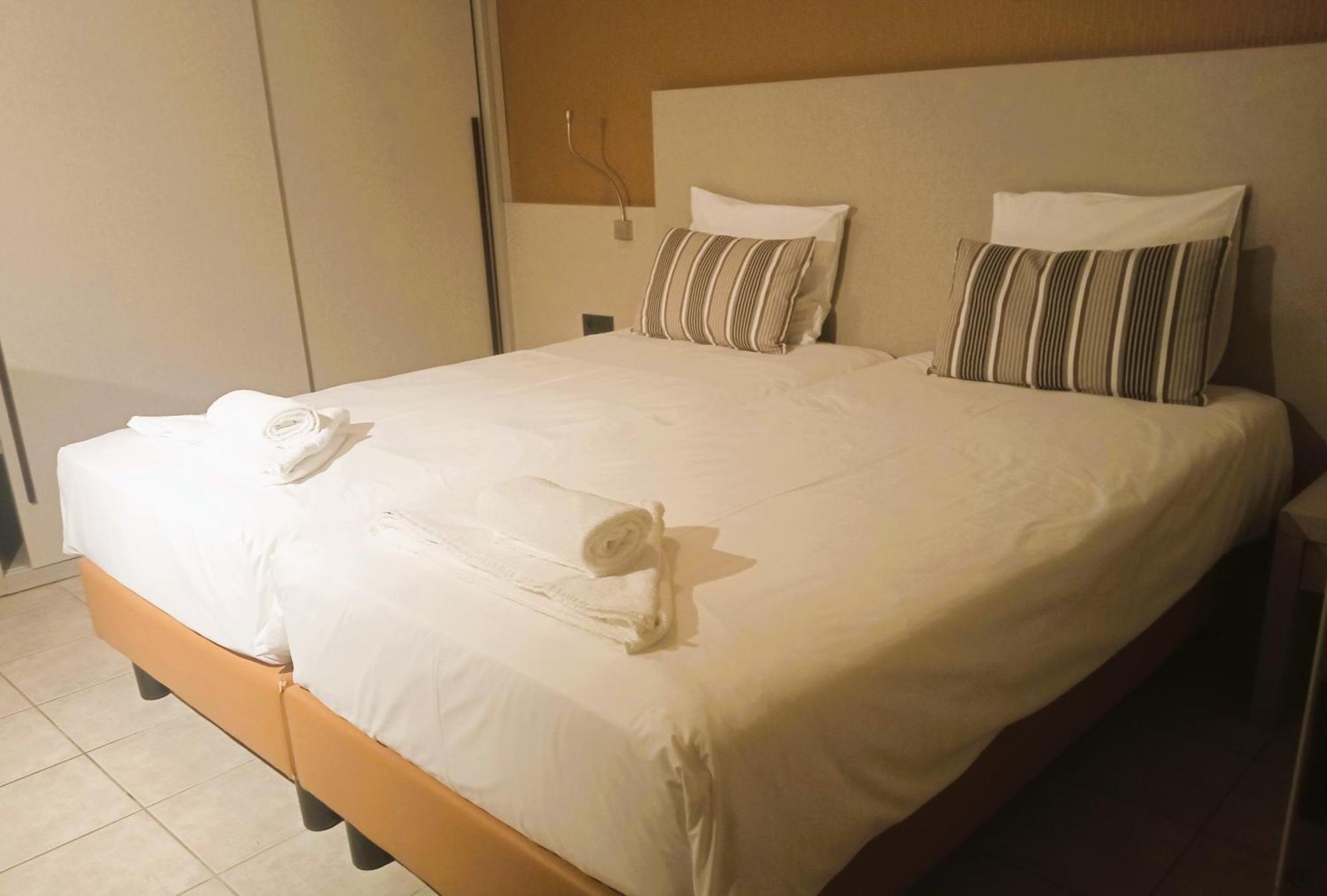 Appart-Hotel Gwendy Bour Ngoại thất bức ảnh