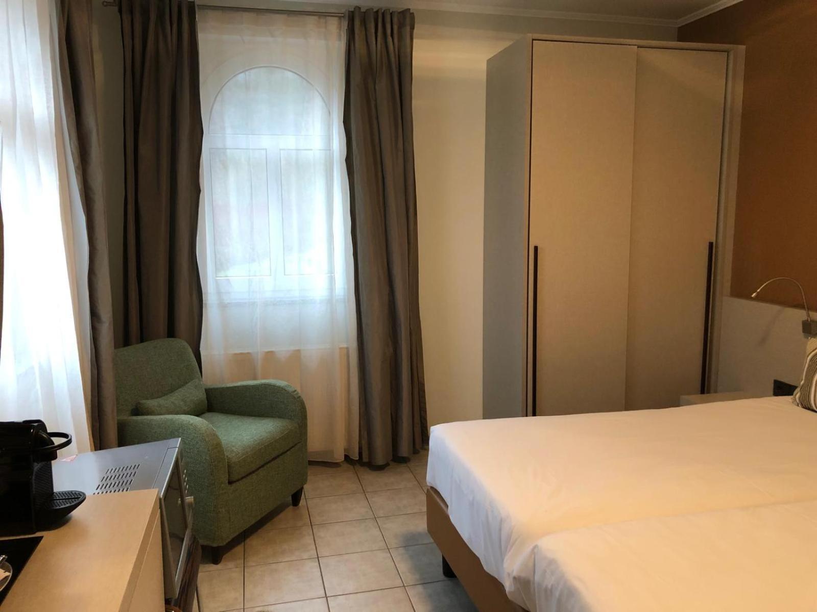 Appart-Hotel Gwendy Bour Ngoại thất bức ảnh