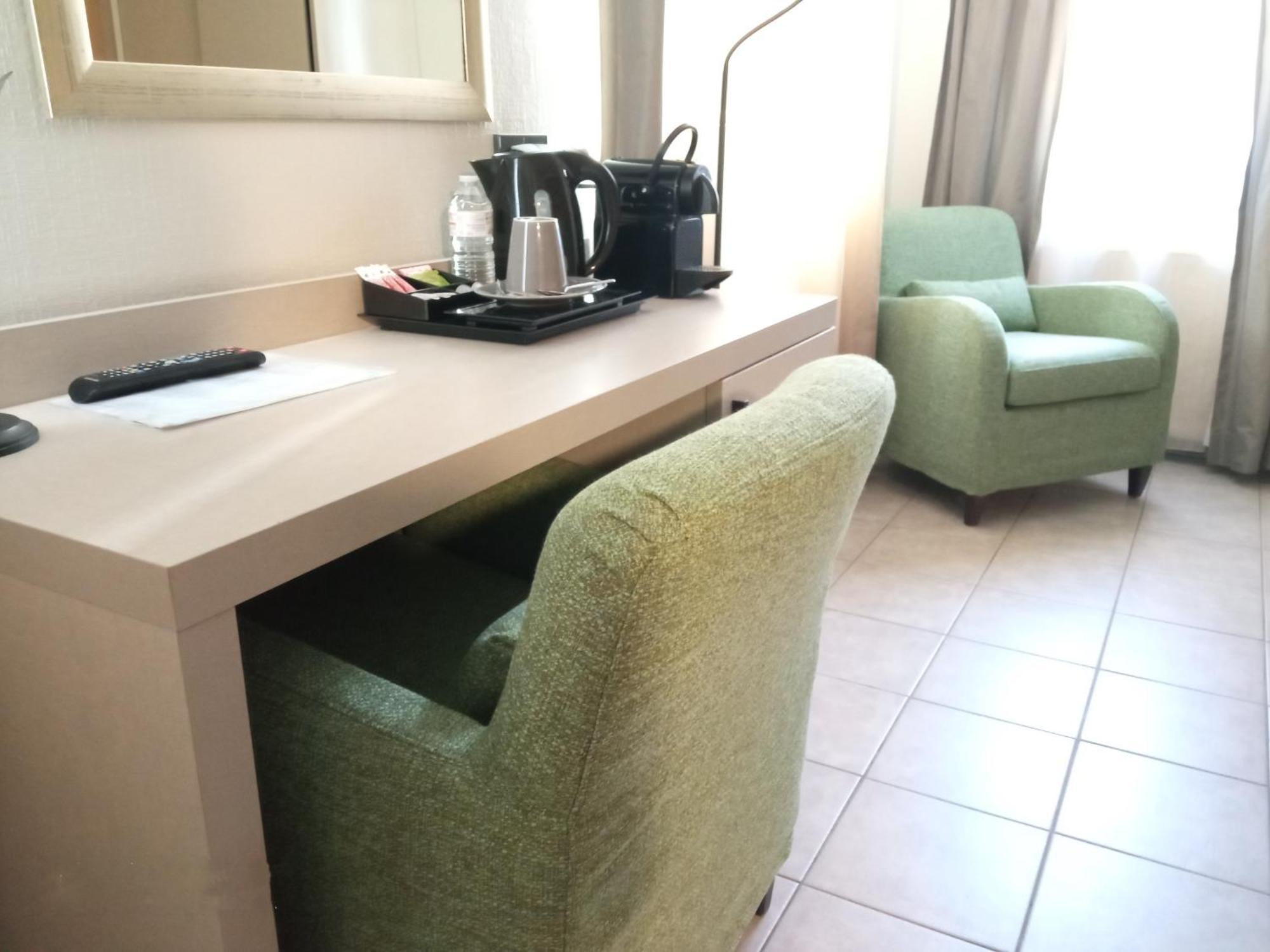 Appart-Hotel Gwendy Bour Ngoại thất bức ảnh